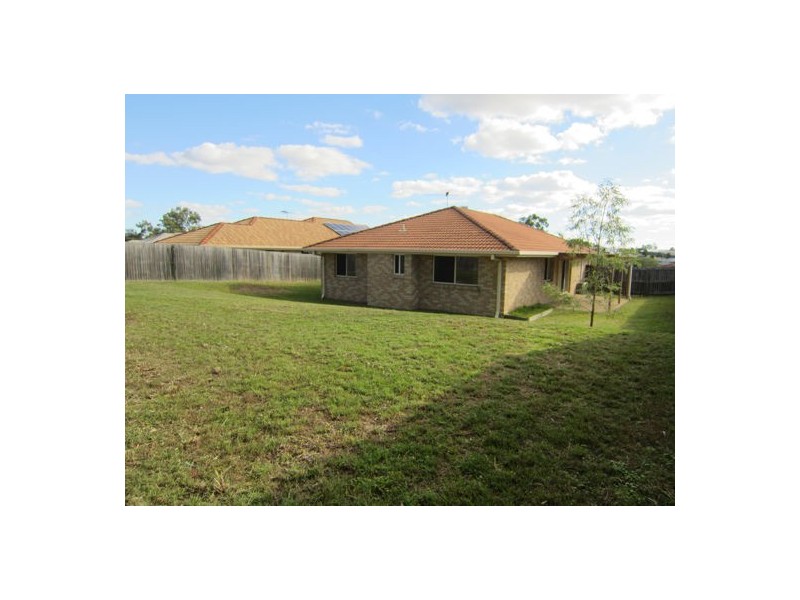 18 Kathleen Place, Yamanto QLD 4305