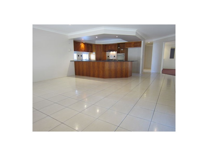 9 Blessington Way, Flinders View QLD 4305