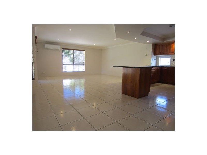 9 Blessington Way, Flinders View QLD 4305