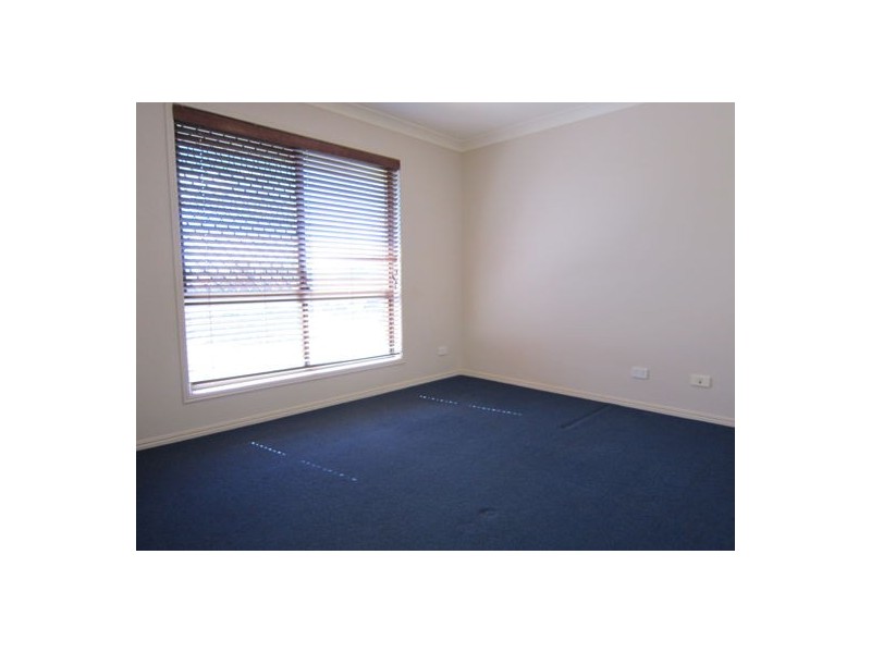 9 Blessington Way, Flinders View QLD 4305