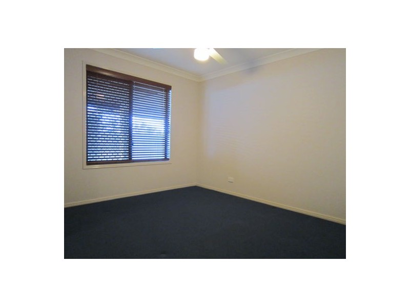 9 Blessington Way, Flinders View QLD 4305