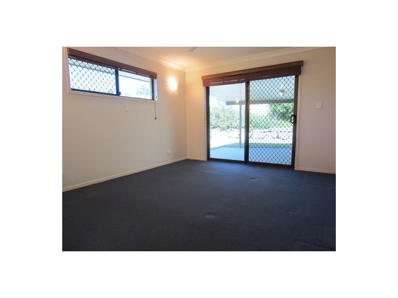 9 Blessington Way, Flinders View QLD 4305