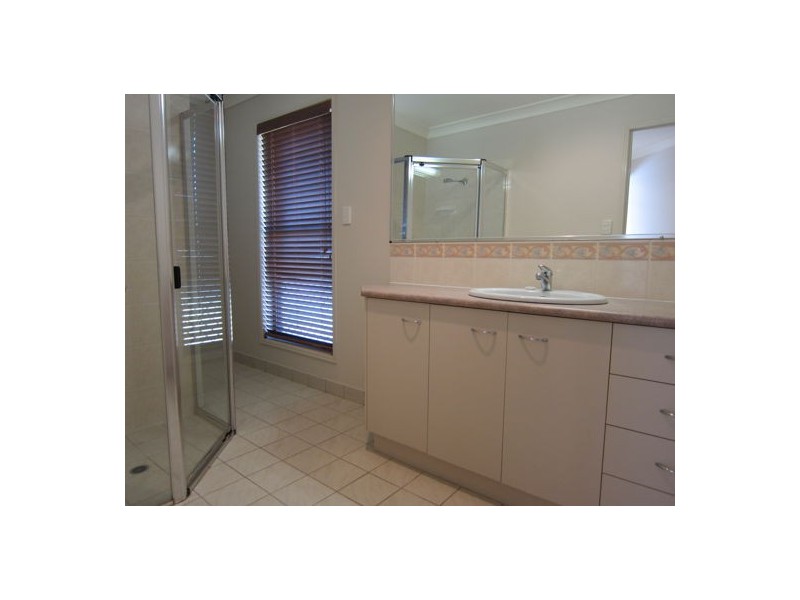 9 Blessington Way, Flinders View QLD 4305