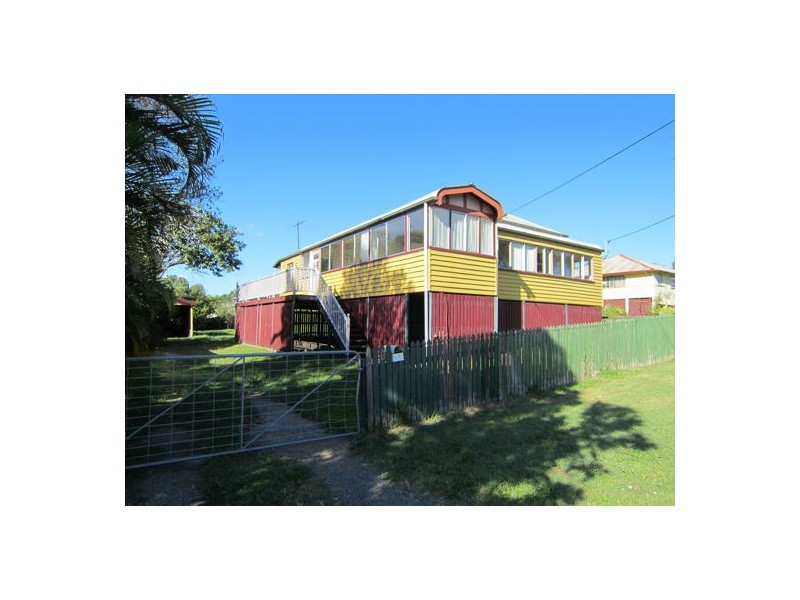 6 Woodford St, One Mile QLD 4305