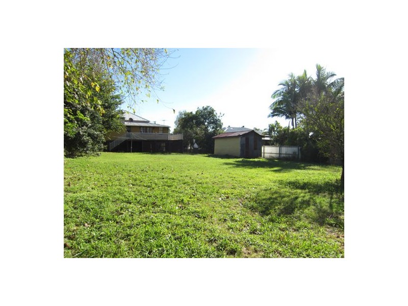 6 Woodford St, One Mile QLD 4305