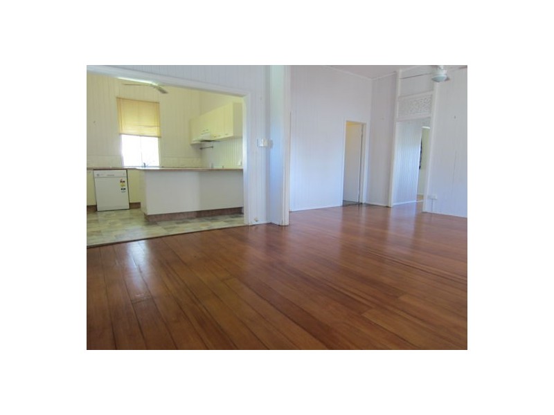 6 Woodford St, One Mile QLD 4305