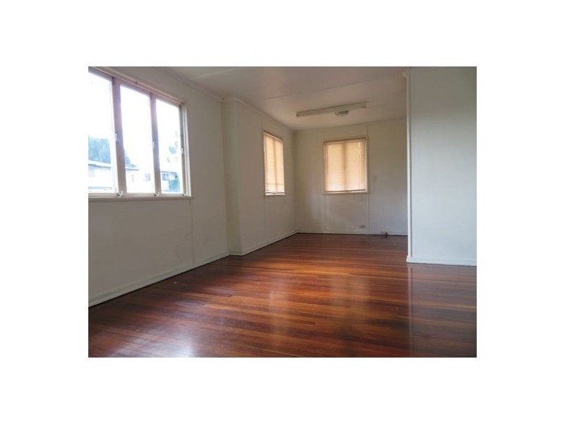 1 Warrawong Street, Eastern Heights QLD 4305