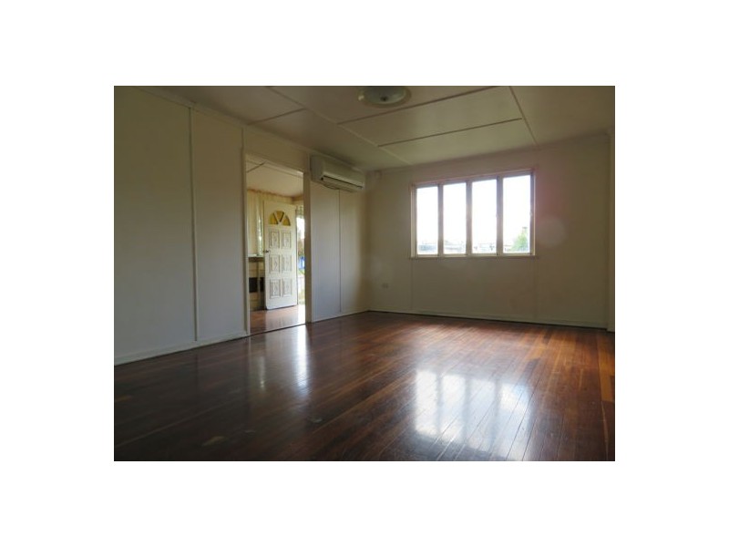 1 Warrawong Street, Eastern Heights QLD 4305