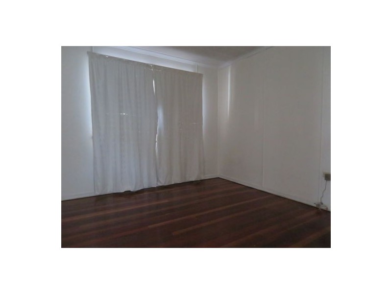 1 Warrawong Street, Eastern Heights QLD 4305