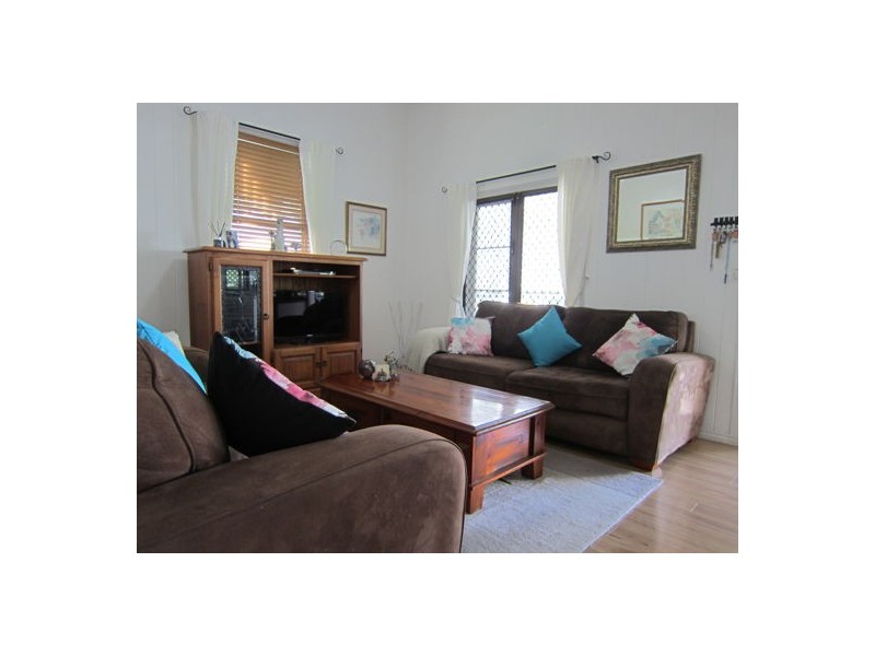 35 North Station Road, North Booval QLD 4304