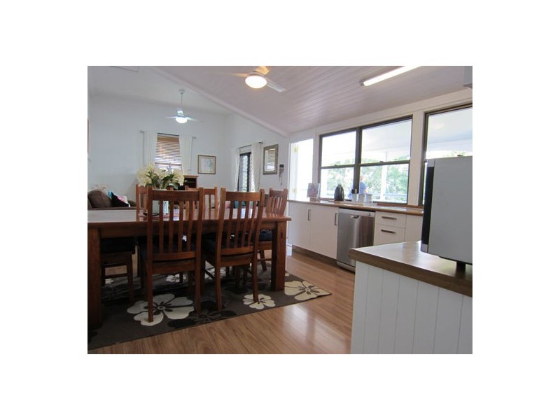 35 North Station Road, North Booval QLD 4304