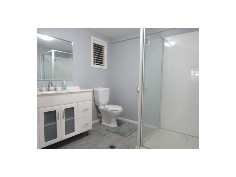 35 North Station Road, North Booval QLD 4304