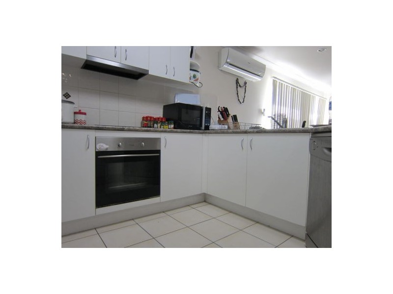 2 Acacia Close, Raceview QLD 4305