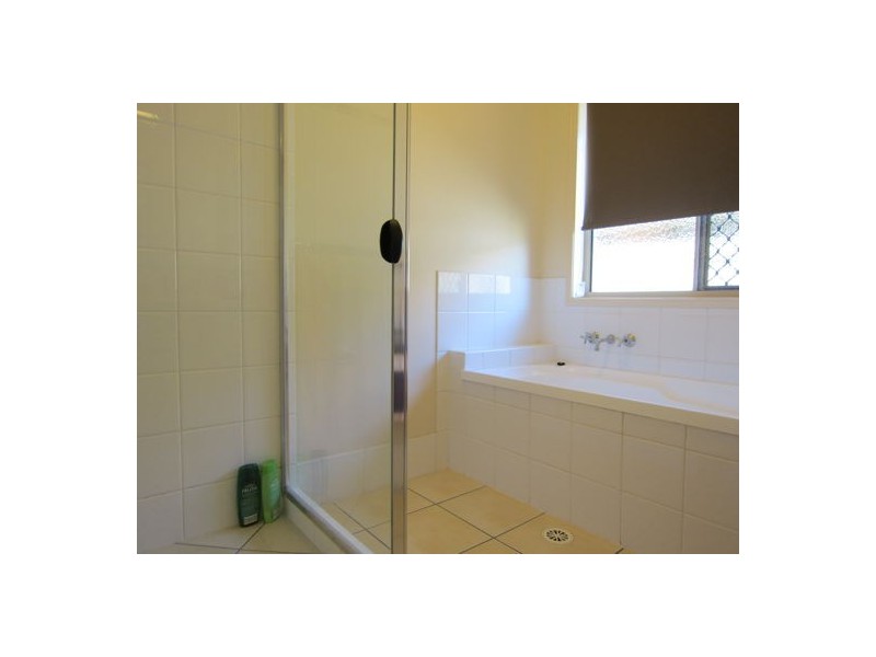 110 Anna Drive, Raceview QLD 4305