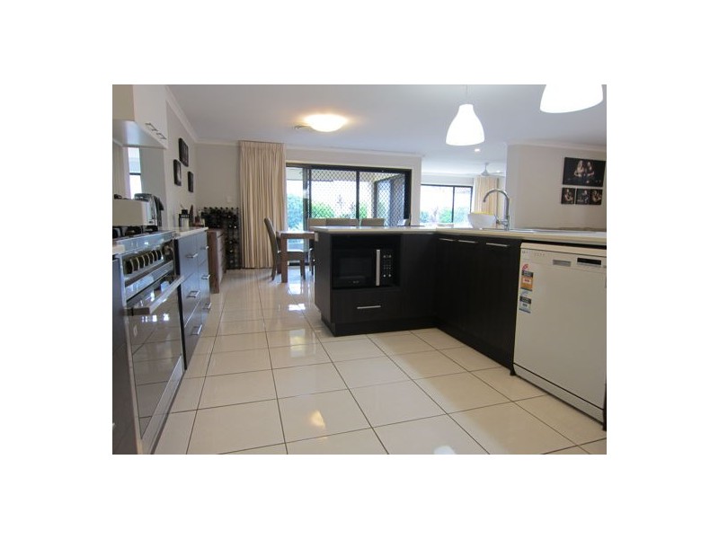 2 Piccadilly Court, Deebing Heights QLD 4306
