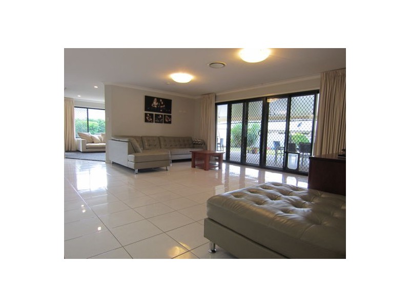 2 Piccadilly Court, Deebing Heights QLD 4306