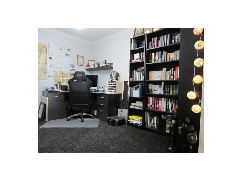 2 Piccadilly Court, Deebing Heights QLD 4306