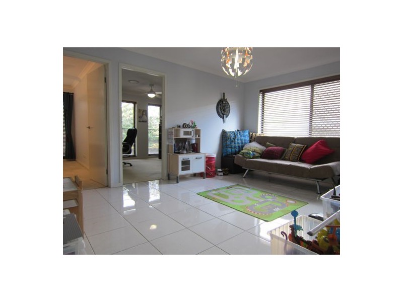 2 Piccadilly Court, Deebing Heights QLD 4306