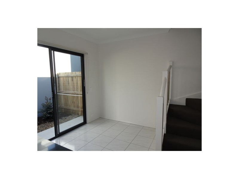 100 Parkview Parade, Ripley QLD 4306