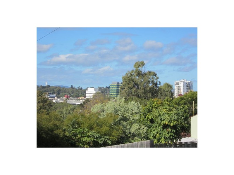 6 View Street, Woodend QLD 4305