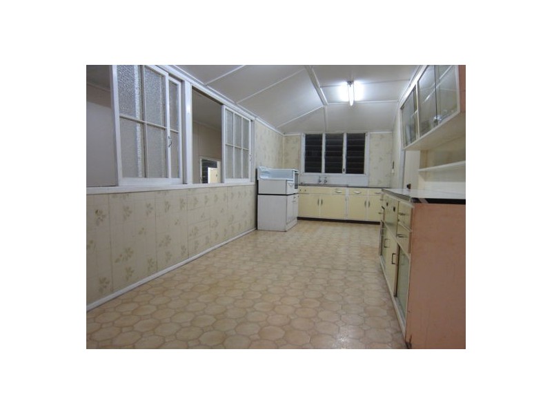 6 View Street, Woodend QLD 4305