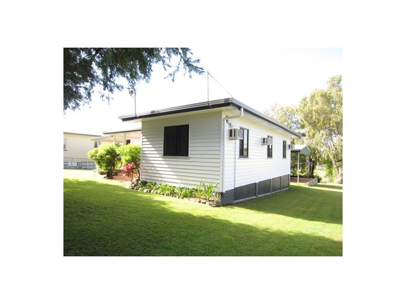 10 Church Street, Silkstone QLD 4304