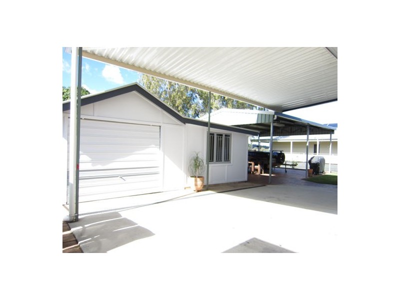 10 Church Street, Silkstone QLD 4304