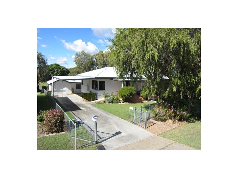 10 Church Street, Silkstone QLD 4304