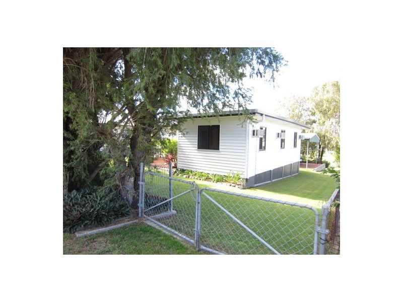 10 Church Street, Silkstone QLD 4304