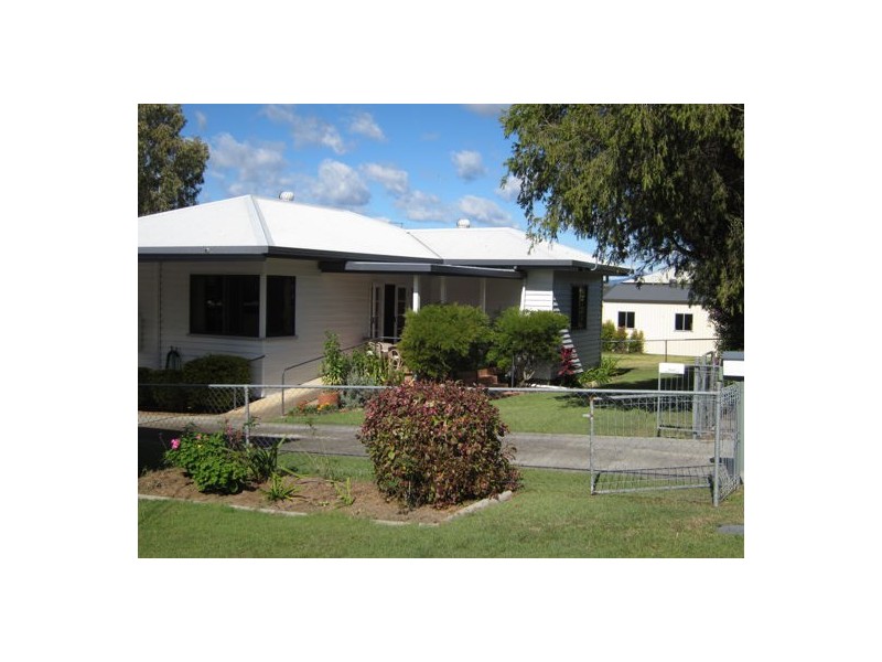 10 Church Street, Silkstone QLD 4304