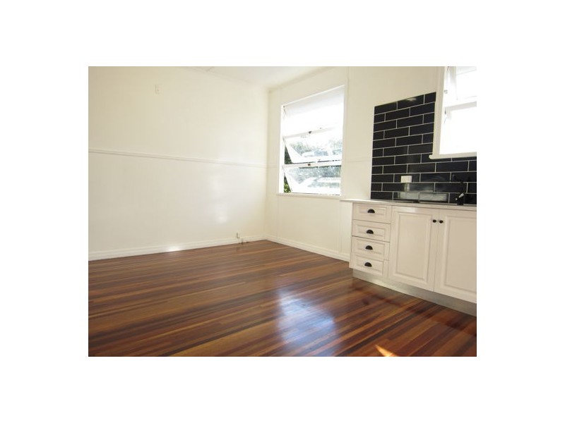 1 James Street, East Ipswich QLD 4305
