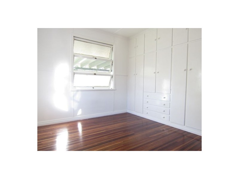 1 James Street, East Ipswich QLD 4305