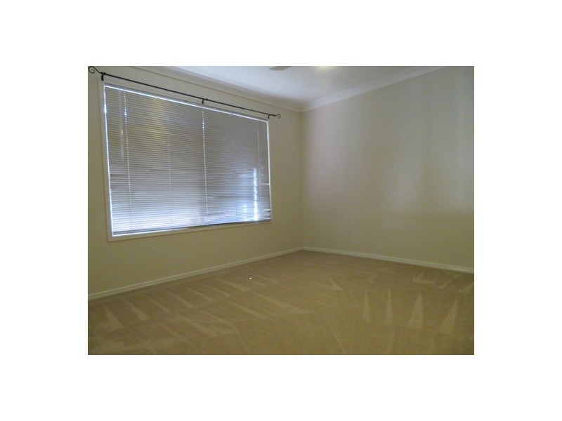 2/25 Kingston Way, Raceview QLD 4305