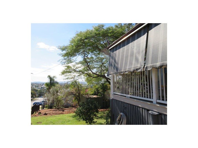 44 Thomas Street, Blackstone QLD 4304