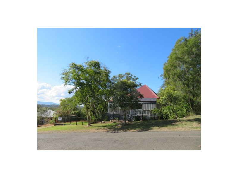 44 Thomas Street, Blackstone QLD 4304