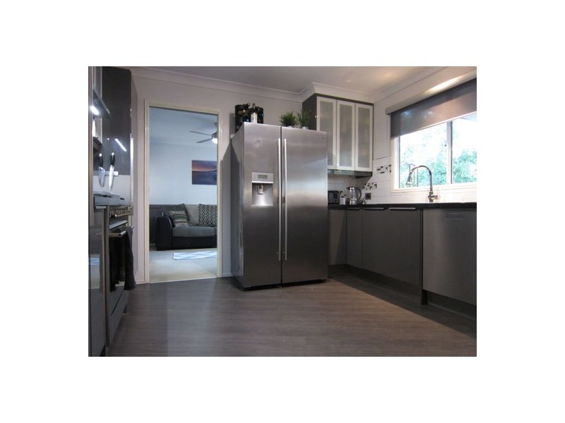 18 Yuraga Place, Deebing Heights QLD 4306