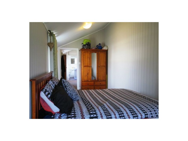 6 MacFarlane Street, Sadliers Crossing QLD 4305