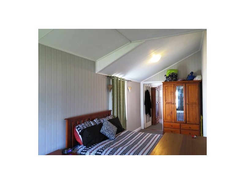 6 MacFarlane Street, Sadliers Crossing QLD 4305