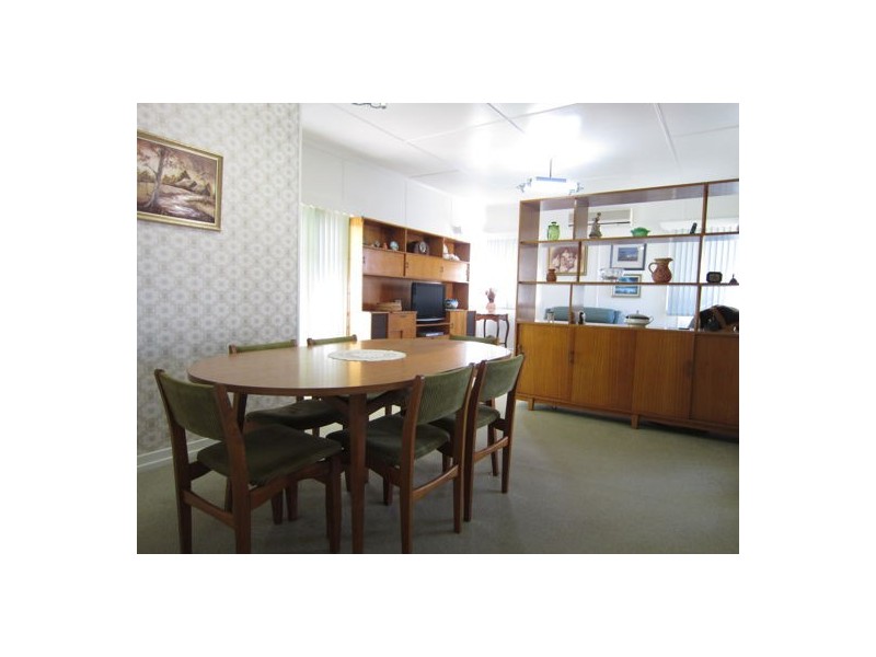 26 Thompson Street, Silkstone QLD 4304