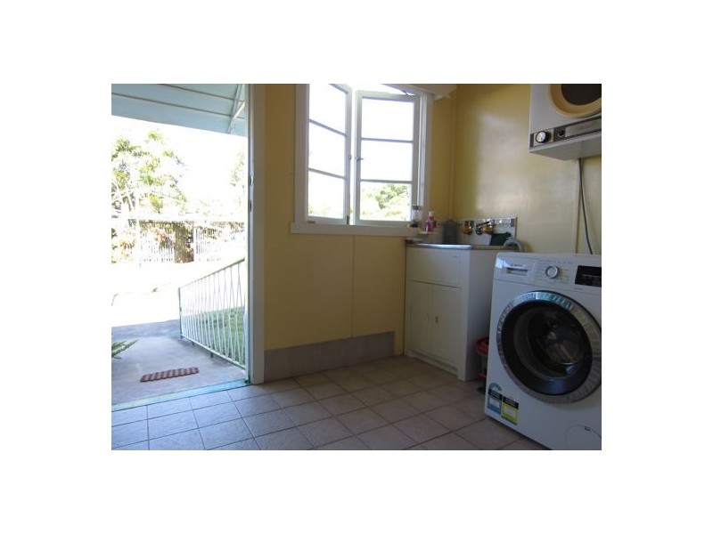 26 Thompson Street, Silkstone QLD 4304