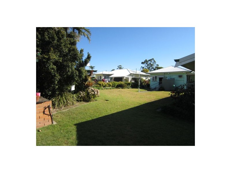 26 Thompson Street, Silkstone QLD 4304