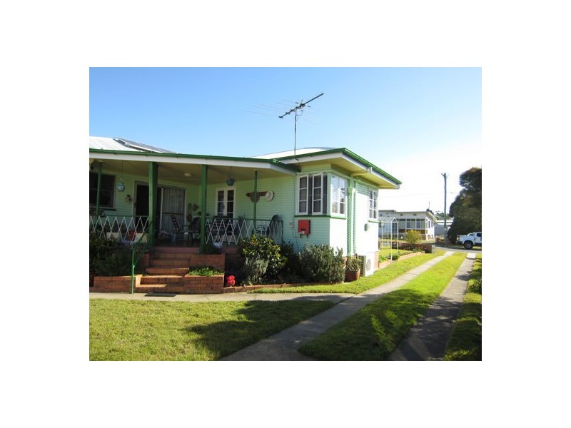 26 Thompson Street, Silkstone QLD 4304