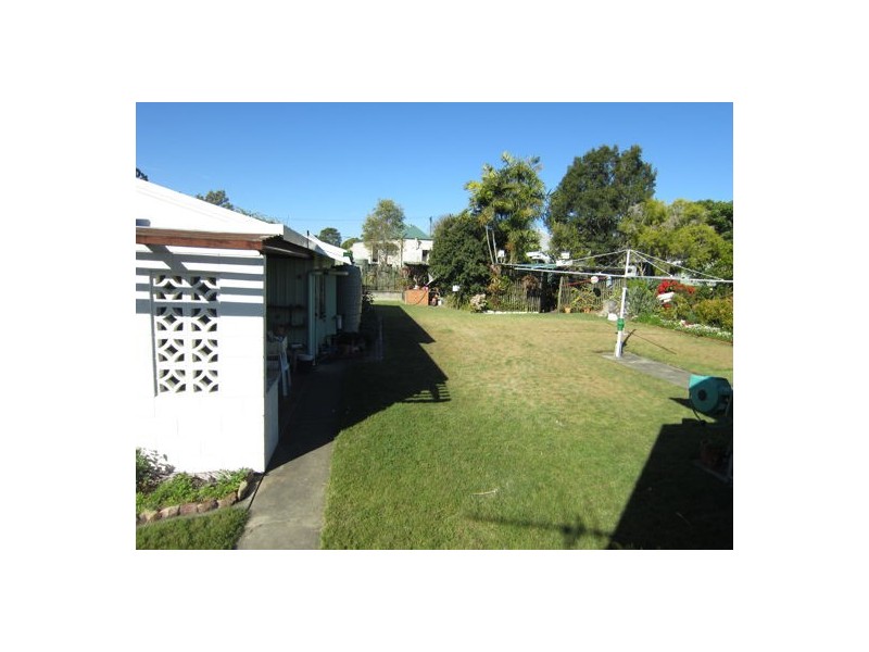 26 Thompson Street, Silkstone QLD 4304