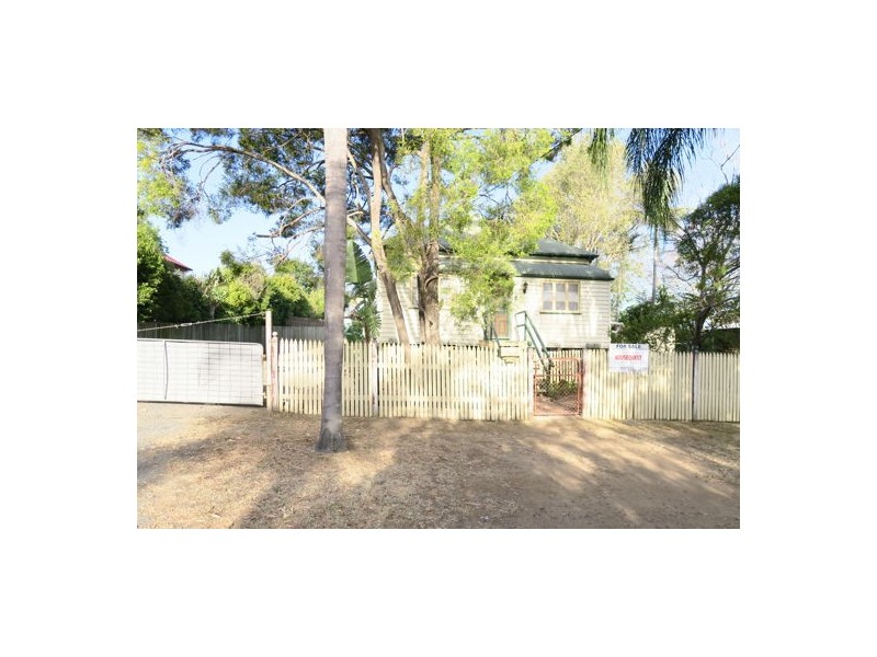 124 Thorn Street, Ipswich QLD 4305
