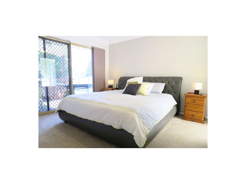 10 Dindina Street, Flinders View QLD 4305