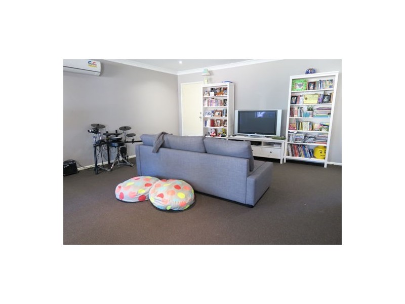 10 Dindina Street, Flinders View QLD 4305