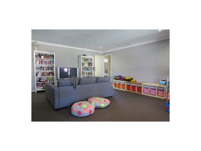10 Dindina Street, Flinders View QLD 4305