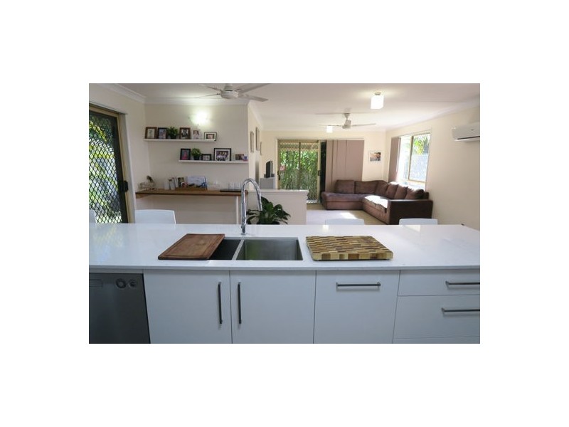 10 Dindina Street, Flinders View QLD 4305