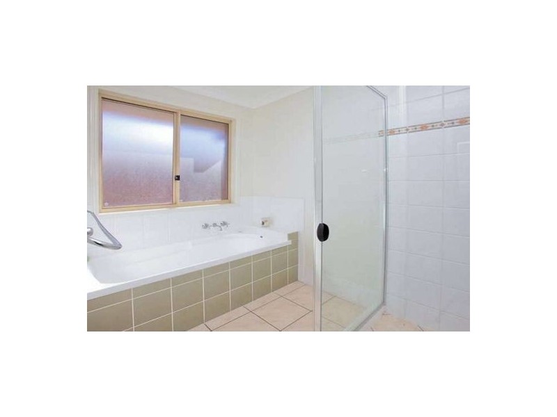 101 Anna Drive, Raceview QLD 4305