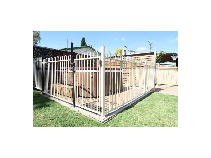 15 Hayes Street, Raceview QLD 4305